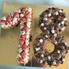 Photo de numbercake framboise-vanille et chocolat-praliné