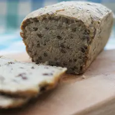 Photo d'un pain sans gluten au sarrasin et aux graines