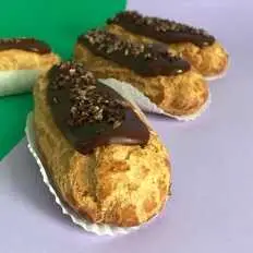 Photo d'éclairs au chocolat sans gluten et sans lactose.